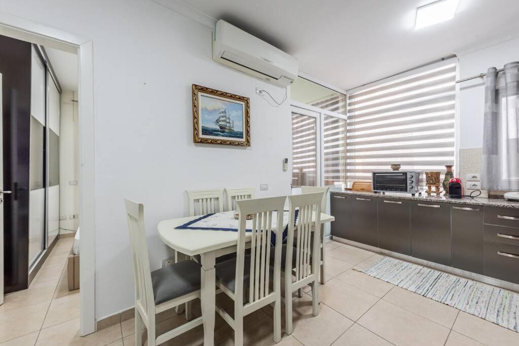 The Beachfront Bliss By Ps Apartment Golem (Tirana)